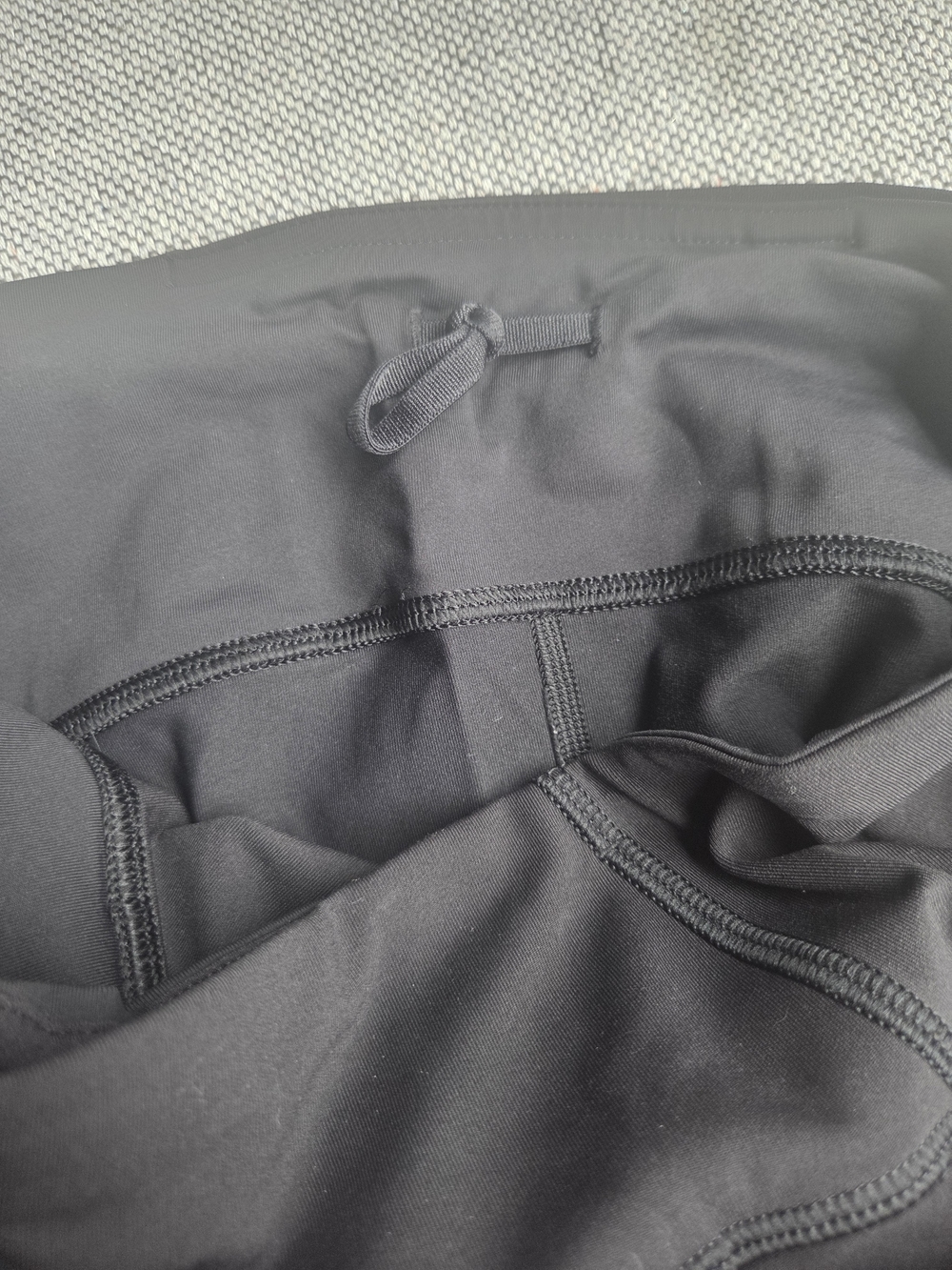✨ Lululemon Black Activewear Set Sports Bra 6 Capri Leggings 8 Yoga Gym - Picture 4 of 10